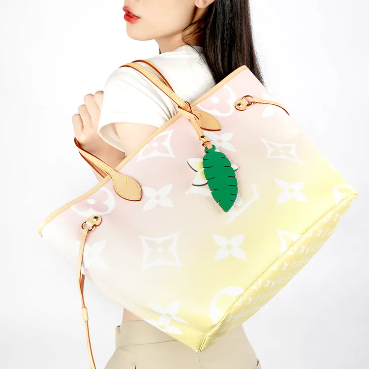 LOUIS VUITTON Neverfull Gradient Pastel Mm Light Pink-8