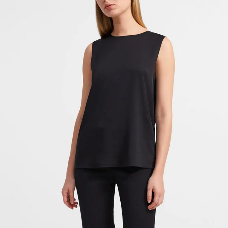 THEORY T-Shirts Women's Black-3