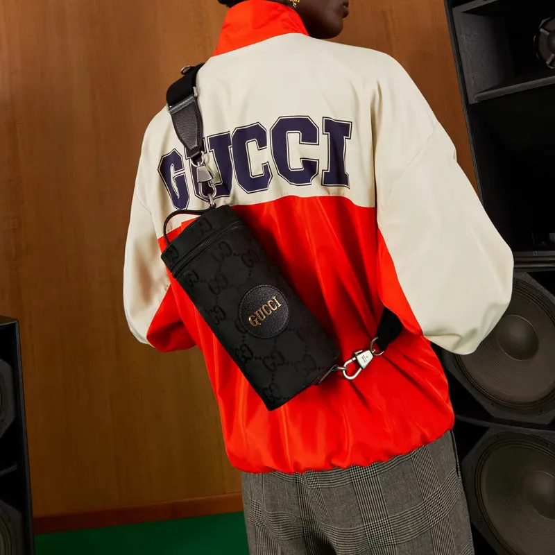 GUCCI Off The Grid Pouch Black-10