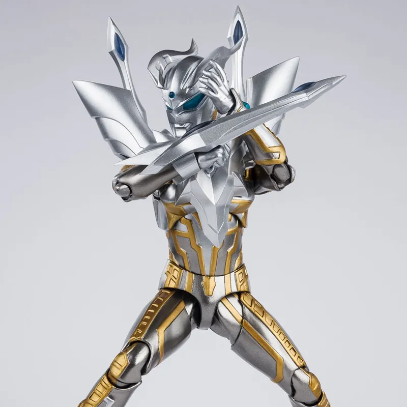 BANDAI Ultraman Zero S.h.figuarts Ultraman Galaxy Fighting Ultimate Saito Shining Type Scale Figures 15cm-3