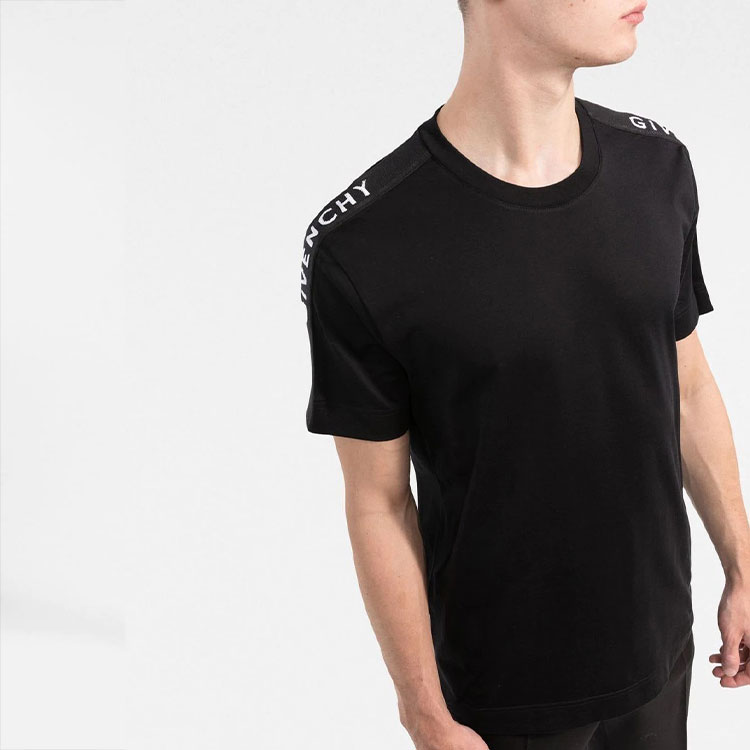 Tシャツ・カットソー GIVENCHY Men T-shirt Plum BM71JA3YP1 604 T-shirt in cotton with GIVENCHY signature in - black