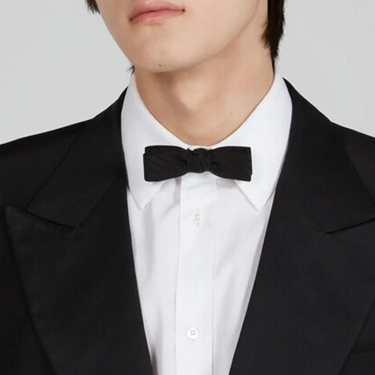 GUCCI Logo Detailed Bow Tie-1