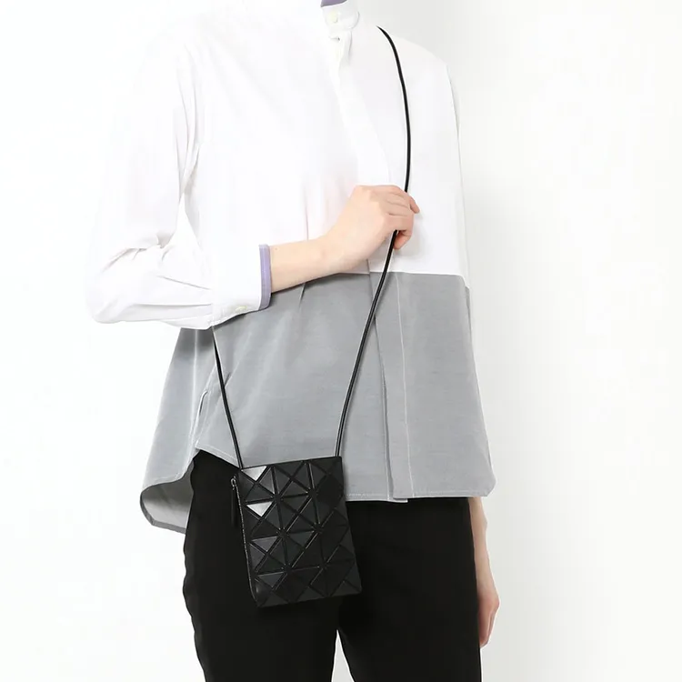 ISSEY MIYAKE Prism PVC Cell Phone Pouch Wallet Crossbody Bag Mini Unisex Black-4
