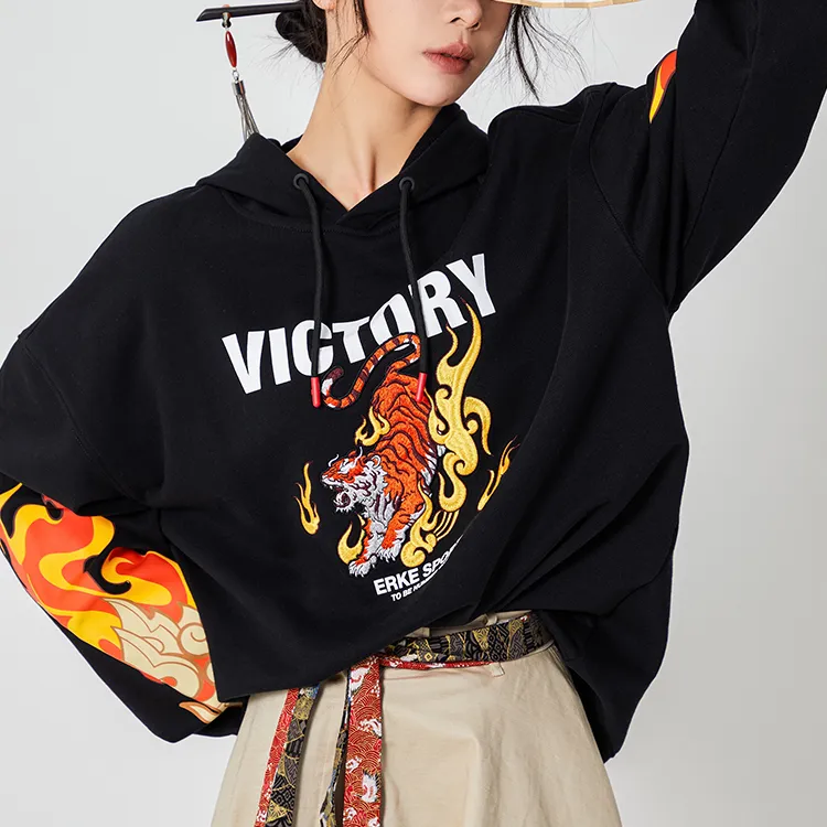 Erke x WANGZHERONGYAO LIANMINGKUAN Sports Life Collection Sweatshirt Men's Jet Black-2