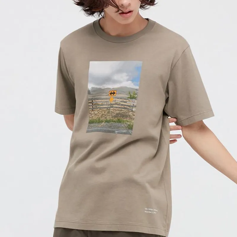 UNIQLO T Shirt Unisex Dark Beige-2