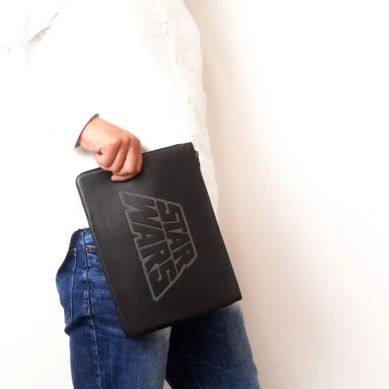 COACH Star Wars Xingji Battle Collaboration Pouch Smooth Finish Calfskin Wallets Clutches Large Size Men's Black-5