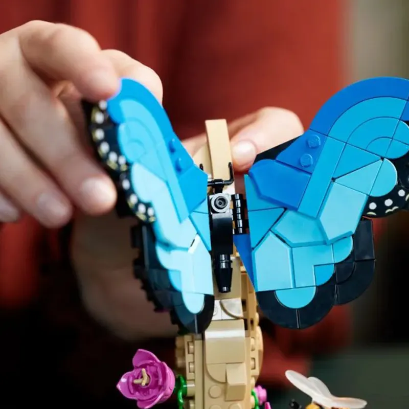 LEGO Ideas The Insect Collection Set 21342-17