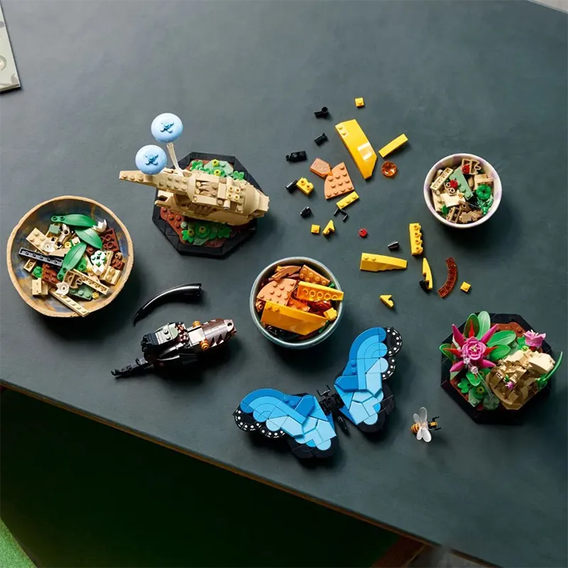LEGO Ideas The Insect Collection Set 21342-21