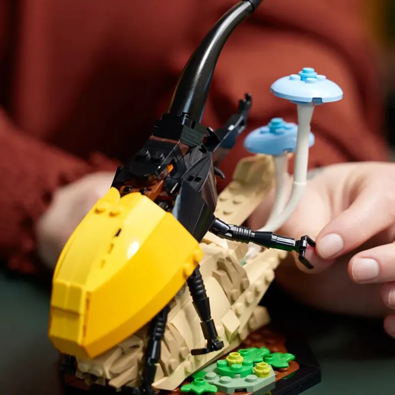 LEGO Ideas The Insect Collection Set 21342-13