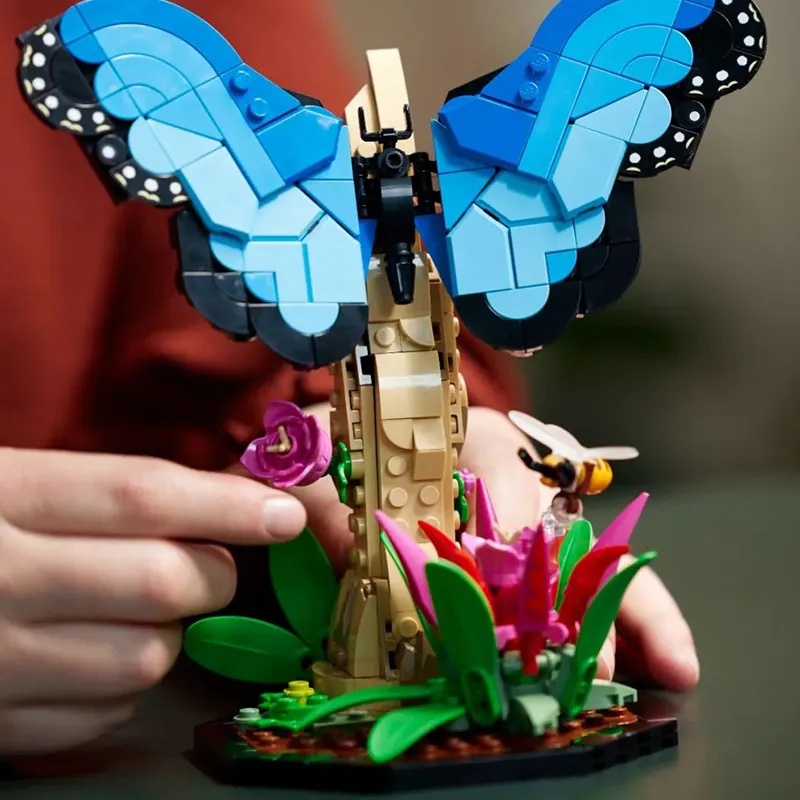 LEGO Ideas The Insect Collection Set 21342-14