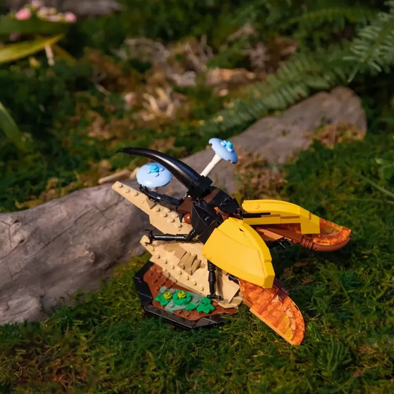 LEGO Ideas The Insect Collection Set 21342-8