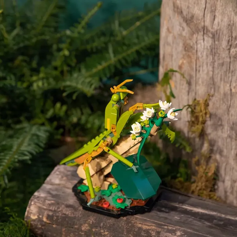 LEGO Ideas The Insect Collection Set 21342-9
