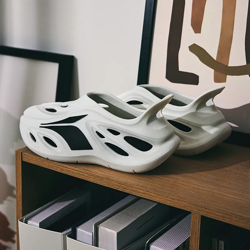 361° Whale Clogs Unisex White Black-8