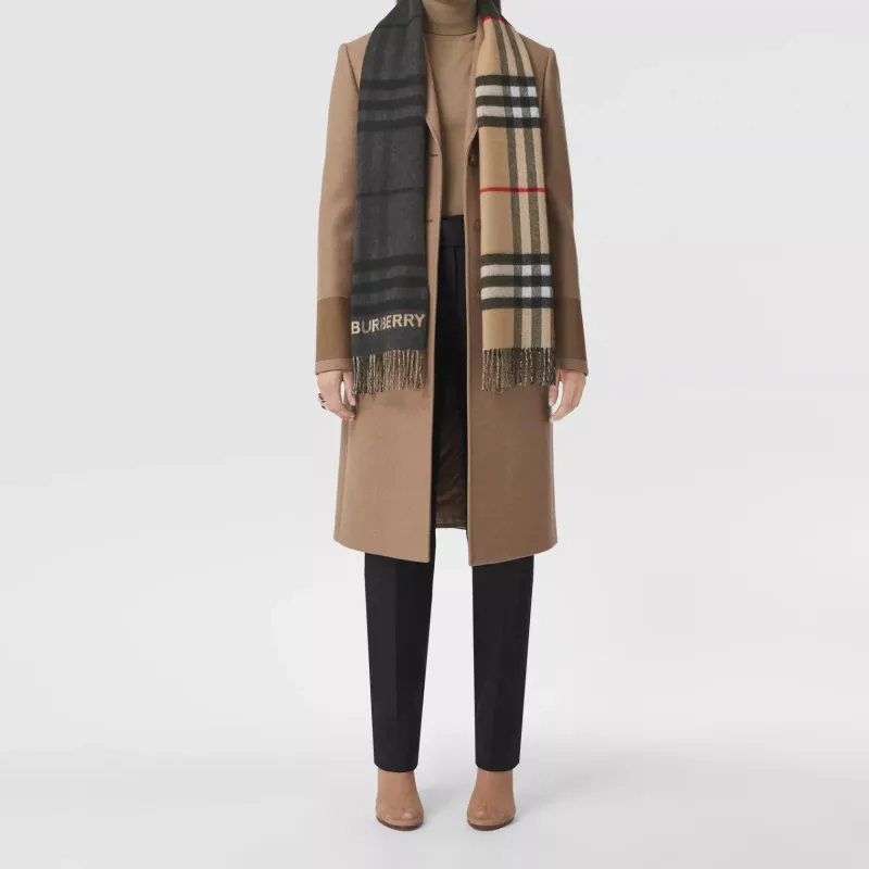 Burberry Contrast check Cashmere Scarf-5