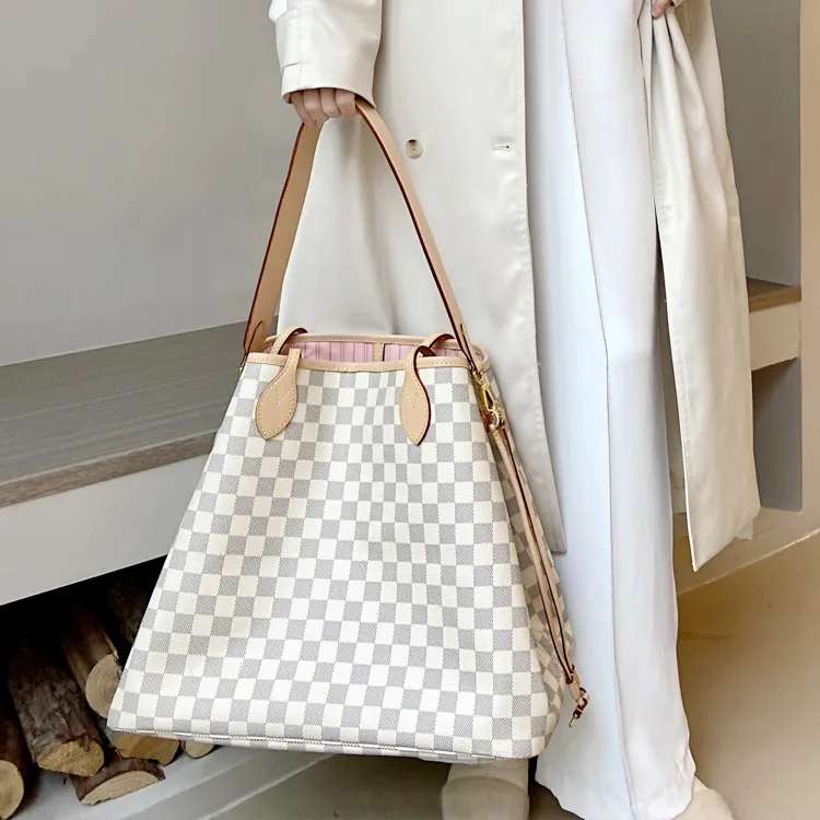 Luxury Care Artisan Workshop Cow Leather Bag Accessories Women's Coffee-5