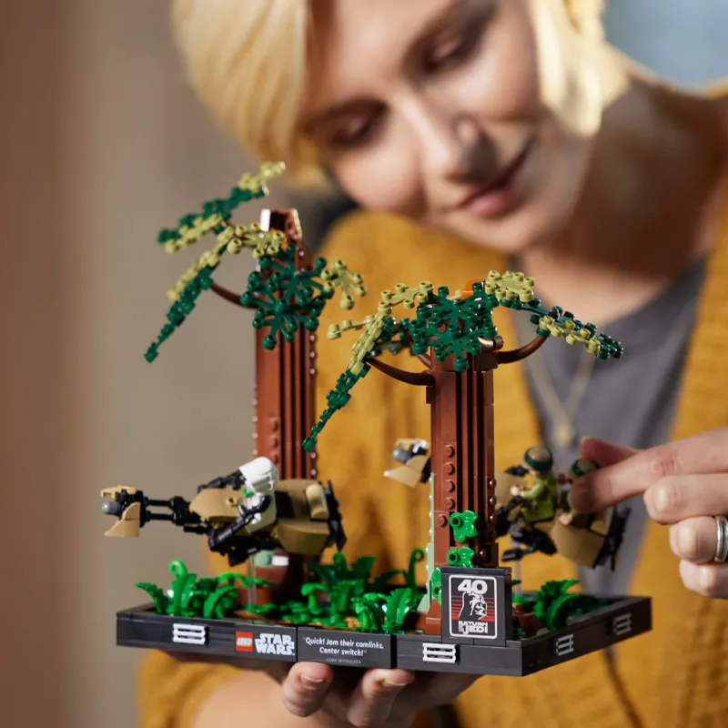 LEGO Endor Speeder Chase Diorama Building Blocks 75353-3