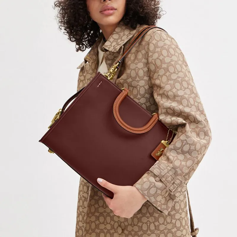 COACH Rogue Glove Tanning Tote Bag, Shopping Bag, Handbag, Shoulder Bag, Crossbody Bag Large Size Women's Burgundy-4