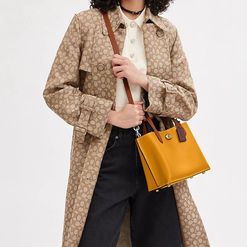 COACH Willow Pebbled Leather Tote Bag, Shopping Bag, Shoulder Bag, Crossbody Bag, Handbag Medium Size Women's Yellow-4