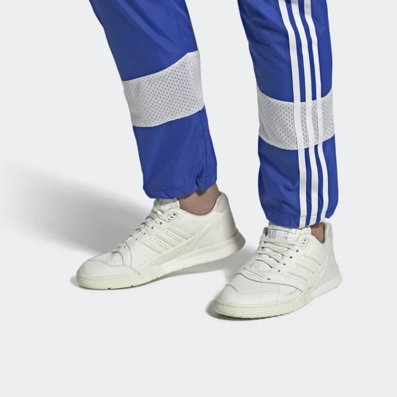 Adidas A.R. Trainer Off White-6