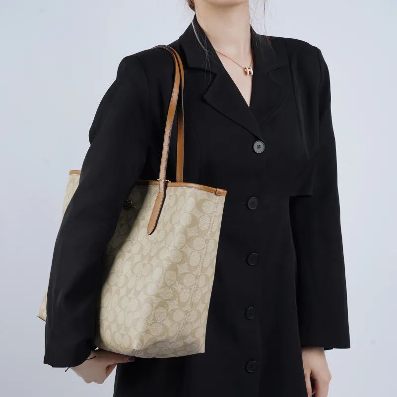 COACH City 33 Shoulder Bag Women's-7