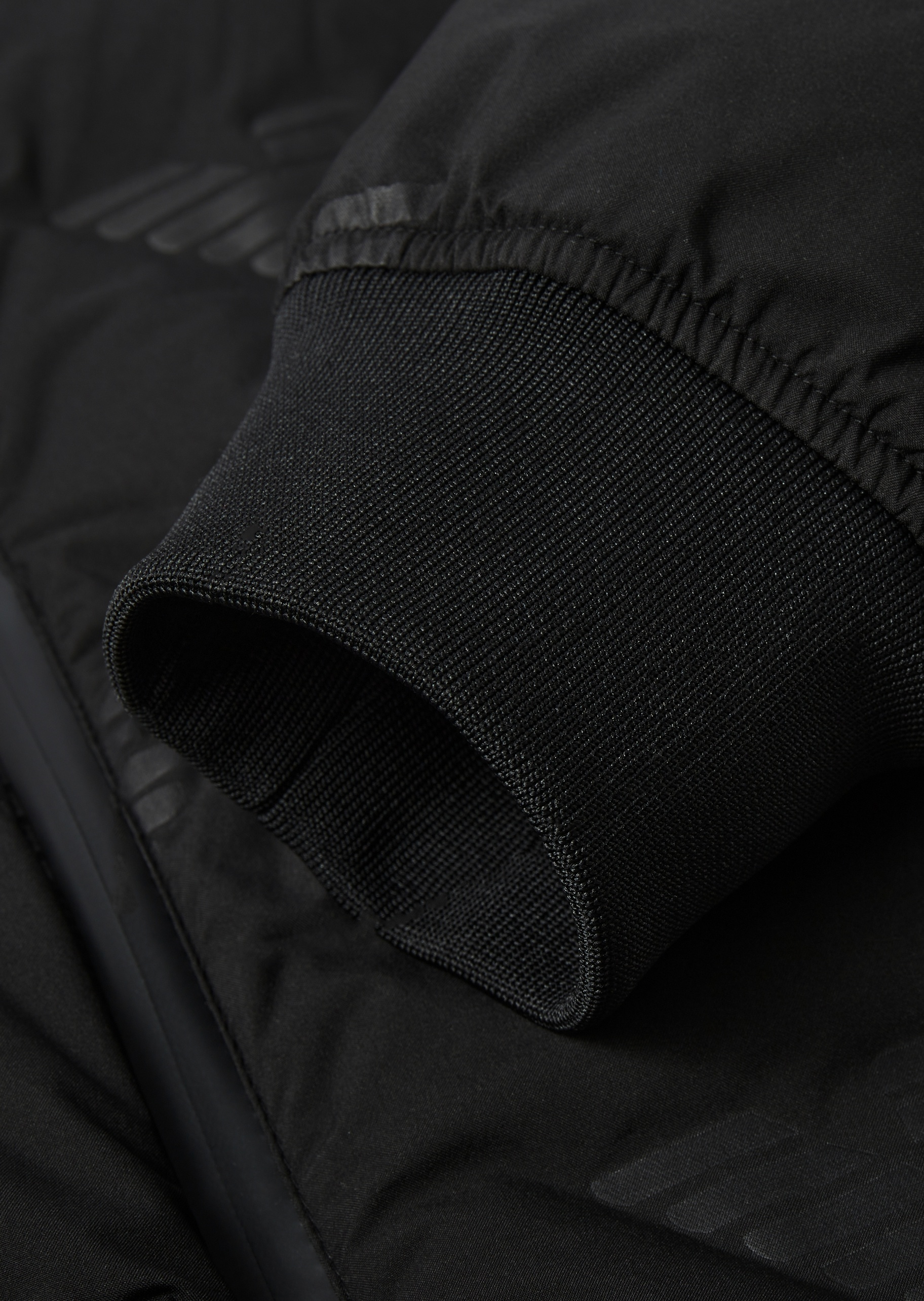 EMPORIO ARMANI Down Jackets Men Black - POIZON EMPORIO ARMANI Down Jackets Men Black - POIZON