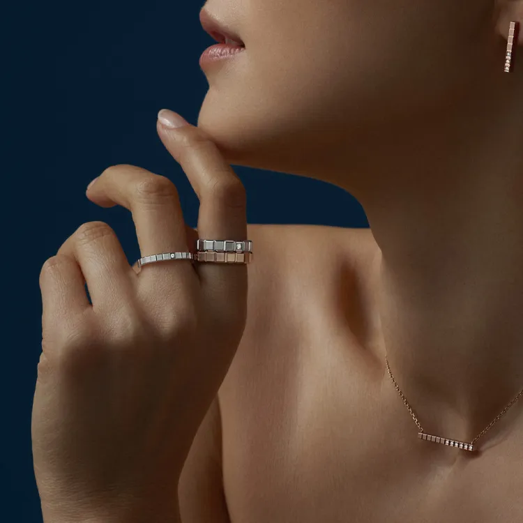 CHOPARD ICE CUBE 18K Gold Rings Unisex White-4