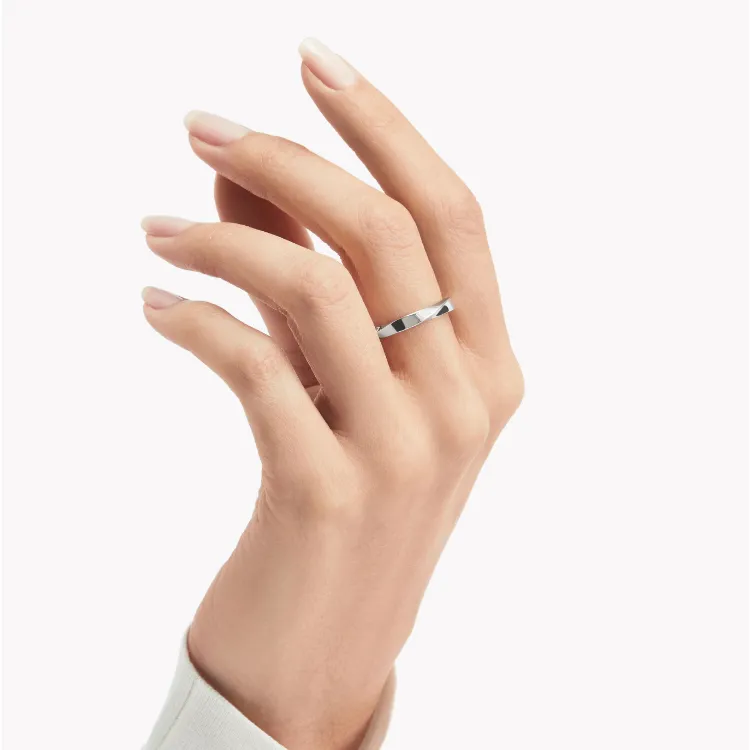 Graff 18K White Gold Ring, Loose Fit Unisex Silver-2
