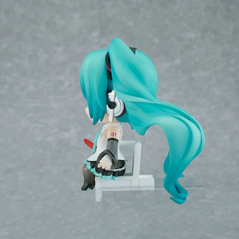 GSC Hatsune Miku Swacchao! NT Red Feather, Red Feather Joint Fundraising Sports Version Clay Figure 9cm Chibi Figures-4