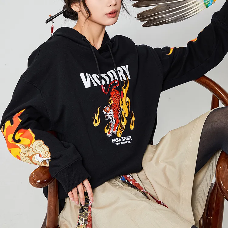 Erke x WANGZHERONGYAO LIANMINGKUAN Sports Life Collection Sweatshirt Men's Jet Black-4