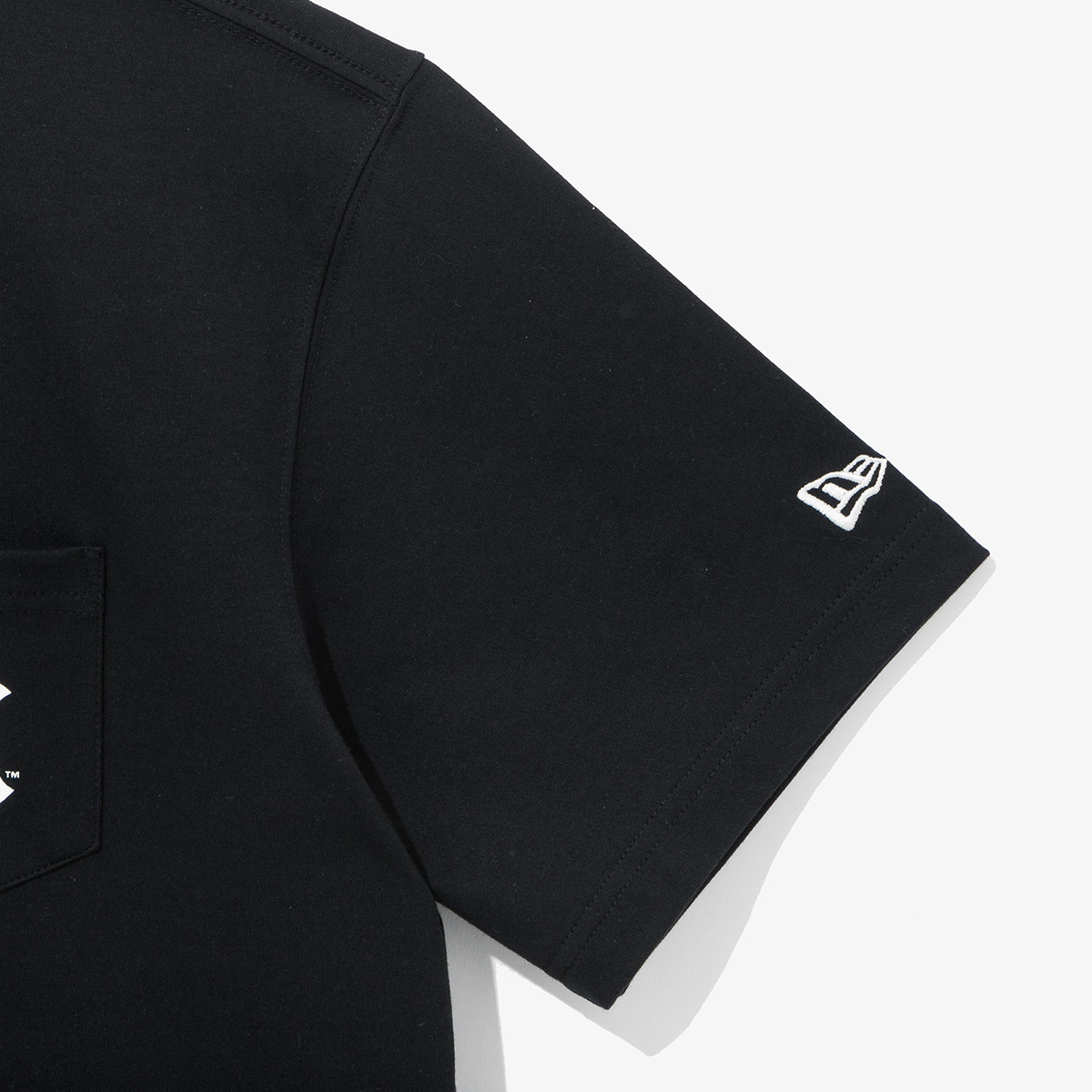 [New Era]★25SS★韓国人気★MLB FELT POCKET T-SHIRTS New Era New Era X MLB Co-brand T-Shirts Unisex Black - POIZON