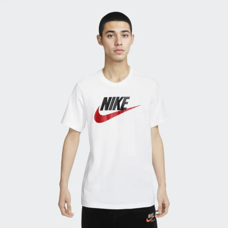 6 Nike store T-shirts