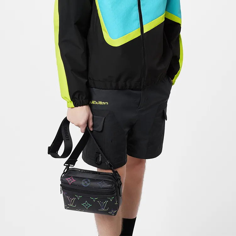 LOUIS VUITTON Messenger Comet Pm Black Borealis-8