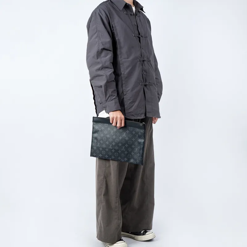 LOUIS VUITTON Discovery Pochette Monogram Eclipse Canvas-5