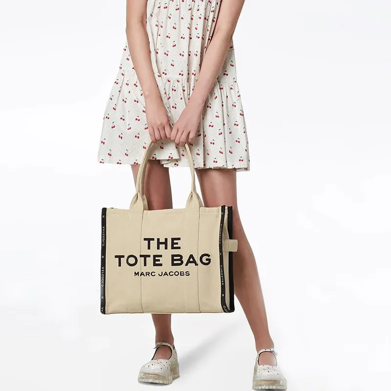 MARC JACOBS The Jacquard Large Tote Warm Sand-4