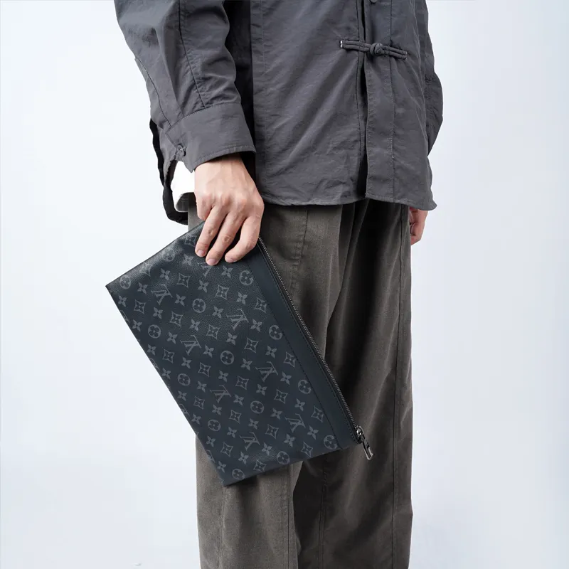 LOUIS VUITTON Discovery Pochette Monogram Eclipse Canvas-7