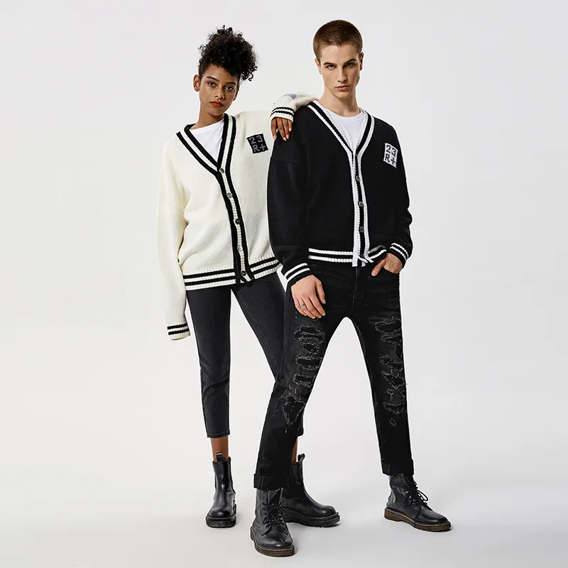 23R+ Sweaters Unisex Black-3