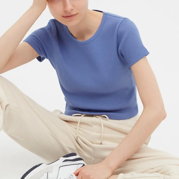 UNIQLO Crop Tops Women's Purple-1