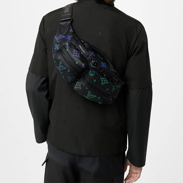 LOUIS VUITTON Bumbag Comet Black Borealis-9