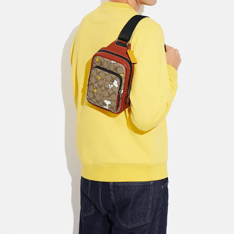 Peanuts X Snoopy X COACH Track Sling Bags-3