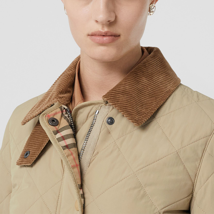 Burberry Women s Diamond Quilted Barn Jacket POIZON