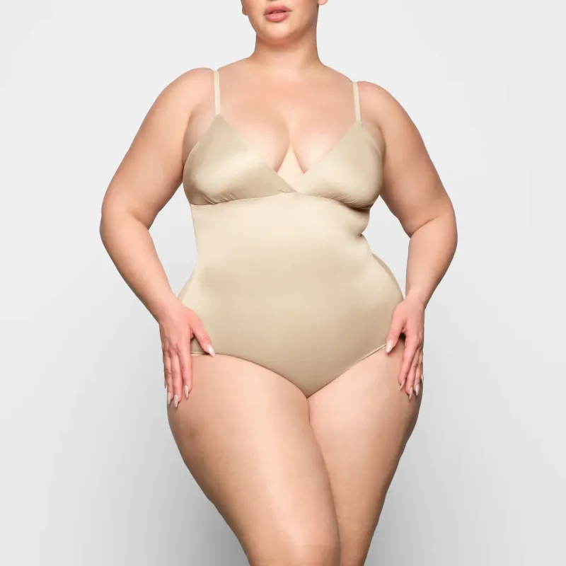 SKIMS BARELY THERE BODYSUIT BRIEF W/SNAPS One-piece Swimsuit Women's Apricot Sand-1