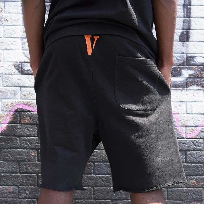 VLONE Gothic Alphabet Series Casual Shorts Unisex Black-5