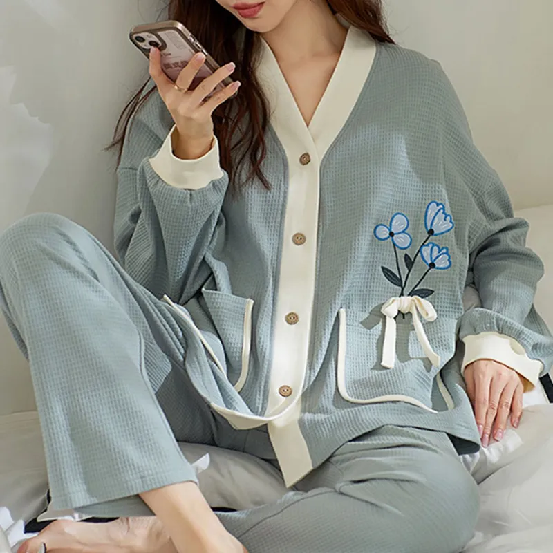 Xiang Ning Pai Women's Pajama Sets-4