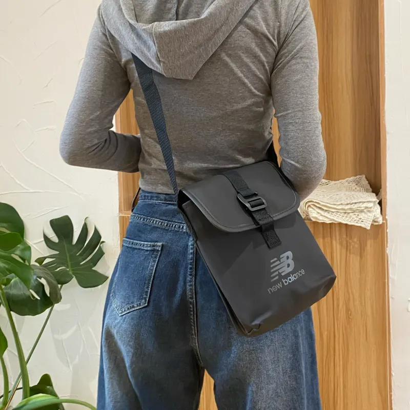 New Balance Synthetic Leather Crossbody Bag Regular Unisex Black-4