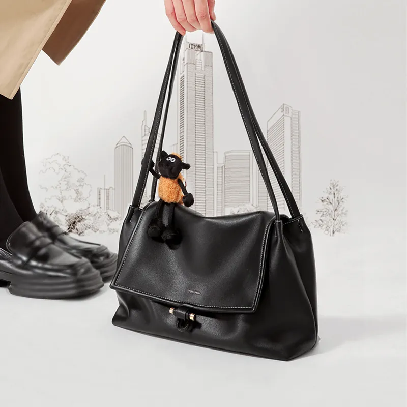 TOUTOU Cow Leather Shoulder Bag Large Size Women's Oreo Black-5