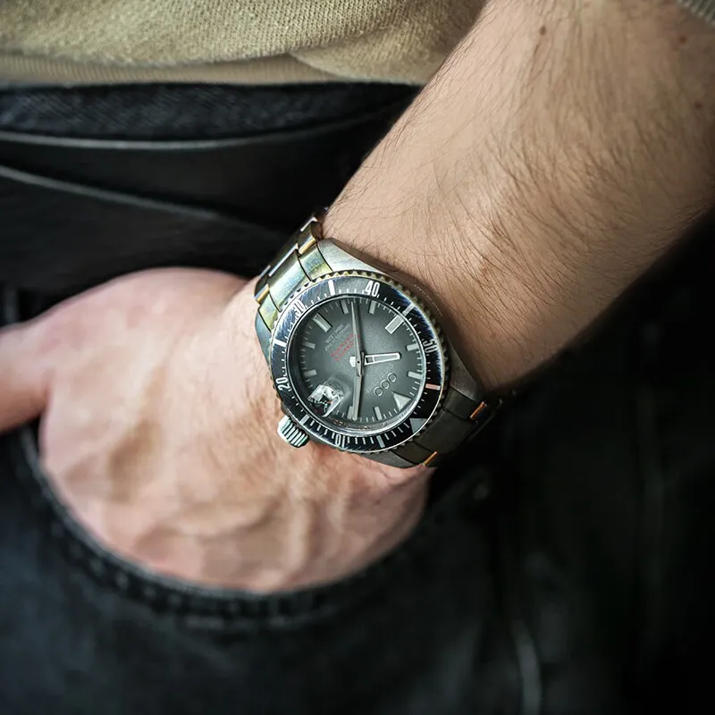 OUT OF ORDER Wrist Watch Automatic Mechanical Movement Stainless Steel Strap Black Dial Unisex OOO.001 21.NE-1