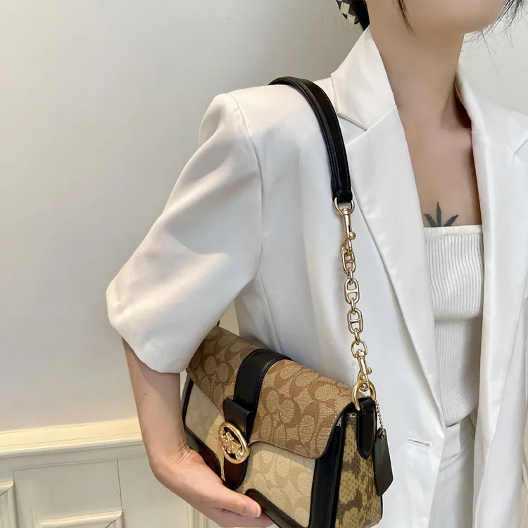 Luxury Care Artisan Workshop Metal Bag Accessories Women's Gold-Tone-3