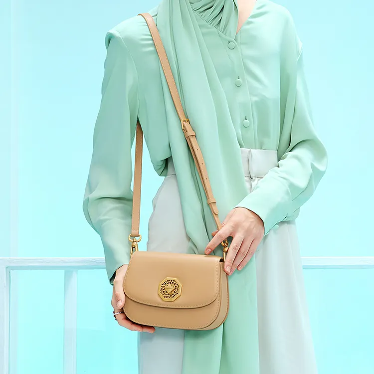 Gong Xuan Cow Leather Shoulder Bag, Saddle Bag, Crossbody Bag Regular Women's White/Sand Dune-7