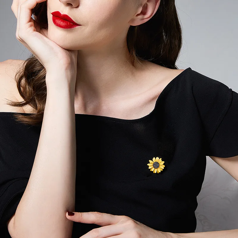 JAY Brooches Women's-1