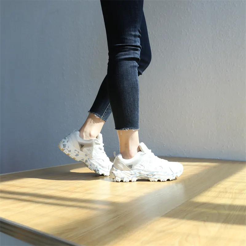 HUMTTO Shock Absorbers With Slip Resistant And Abrasion Resistant Properties Low Top Outdoor Shoes Women's White-5